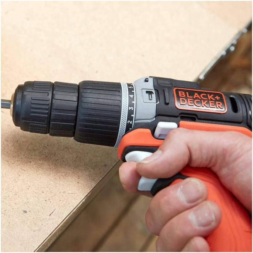 Perceuse visseuse à percussion sans fil 12 V + 80 accessoires + 1 batterie 1,5 Ah + 1 sac de transport - BLACK+DECKER - BDCHD12S1A-QW - Image 3
