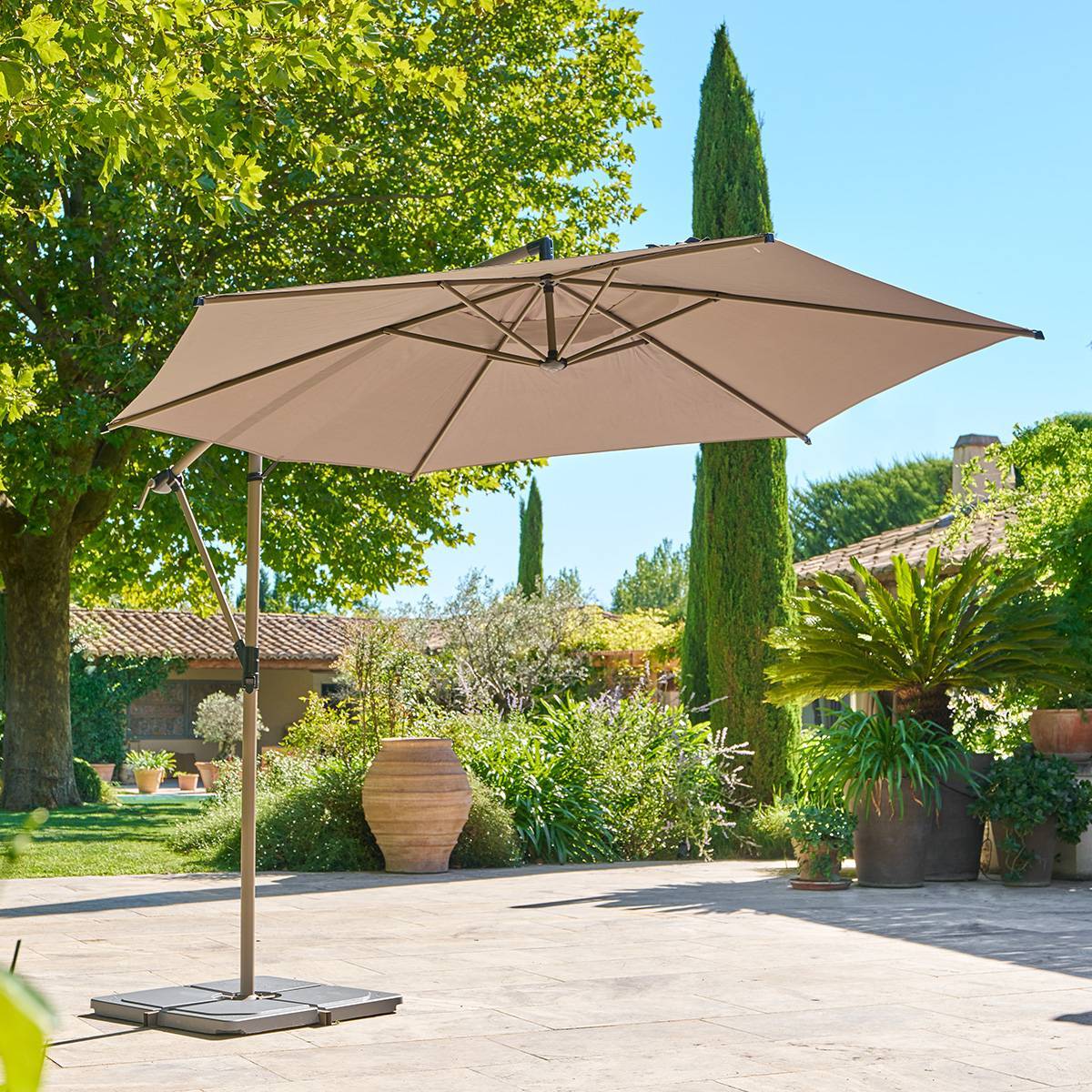 Hesperide - Parasol déporté rond Manoa 3m café Hespéride
