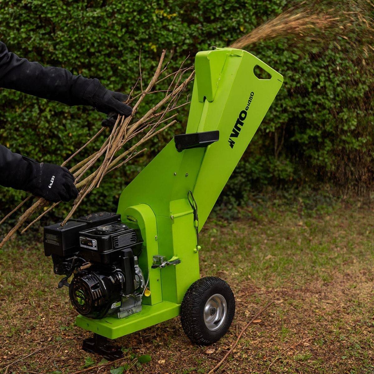 Broyeur de végétaux Thermique 15CV - 3 Lames de coupe - Branches Ø100mm Max Démarrage électrique Moteur 4T Poignées VITO - Image 10