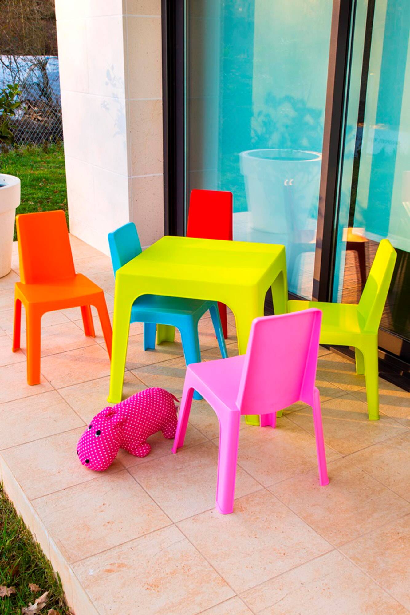 Set 4+1 chaises-table pour enfants intérieur, extérieur bleu ciel/rose/rouge/orange/vert citron JULIETA garbar - Image 5