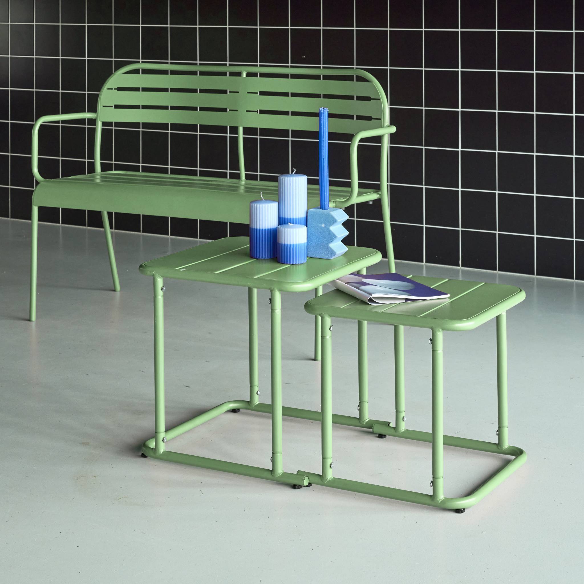sweeek - Table gigogne extérieure carrée en acier 45cm vert - Amélia | sweeek - Image 3