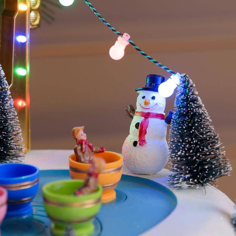 Lotti - Village de Noël Lumineux Paysage Enneigé Parc D'attraction Tasses en Mouvement Rotation 26xH20cm avec Musique à LED Lotti - Image 5