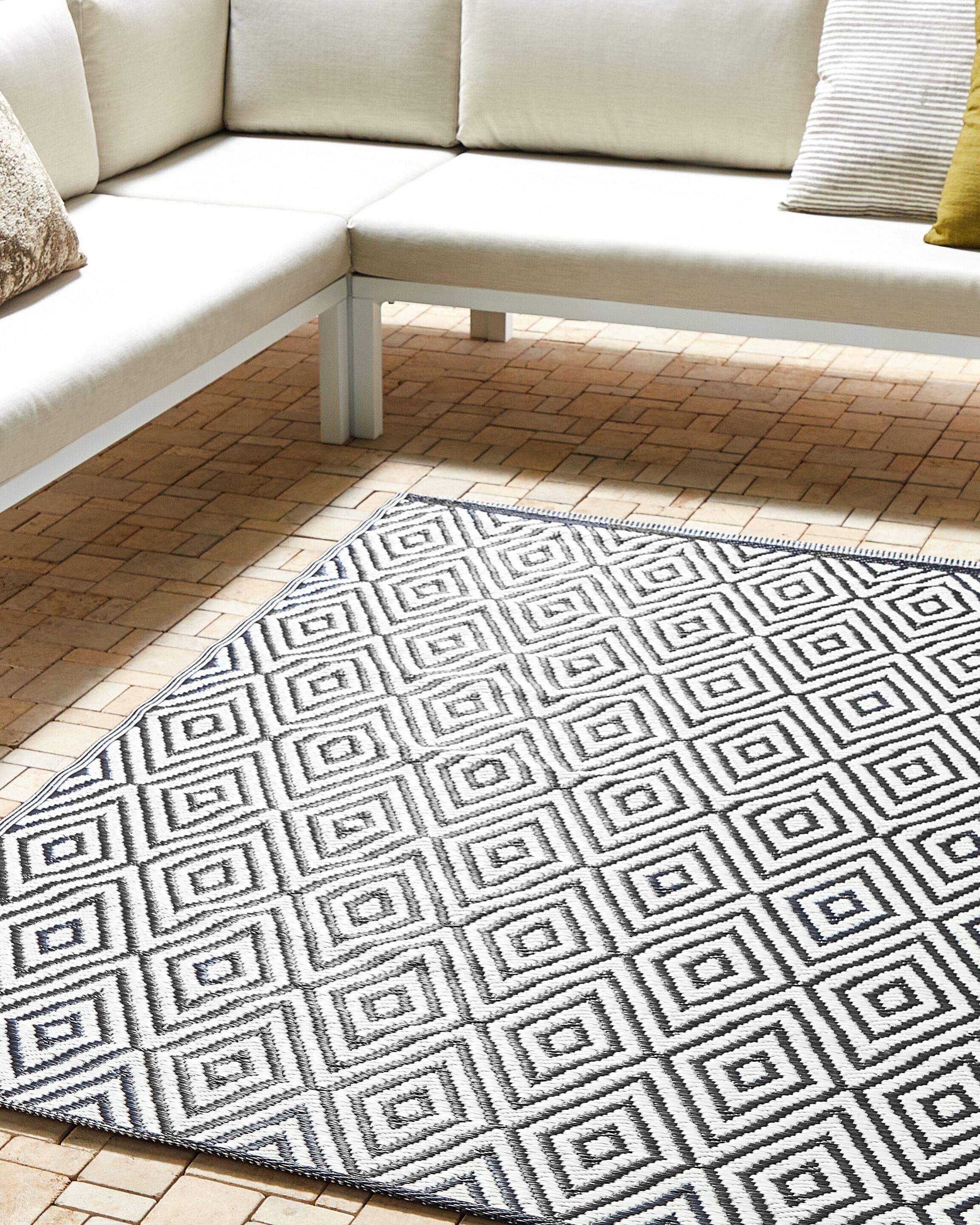 Beliani - Tapis d'Extérieur Noir et Blanc en Polypropylène Motif Géométrique pour Terrasse au Style Moderne 150 x 200 cm Beliani - Image 2