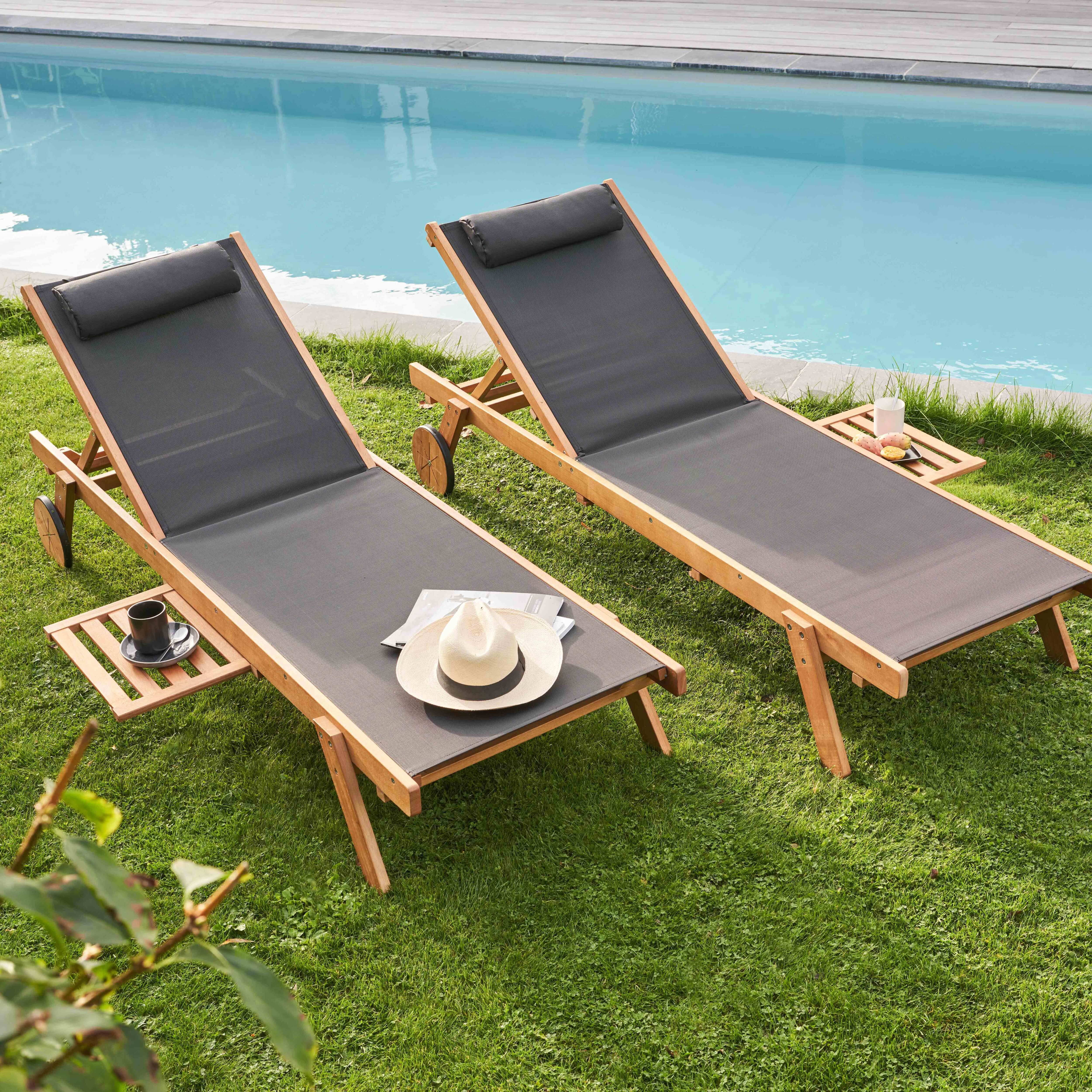 Oviala - Lot de 2 bains de soleil avec coussin et tablette en bois noir Calgary - Oviala - Image 2