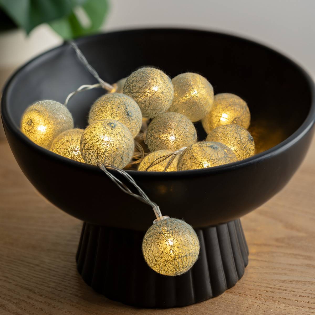 Atmosphera - Guirlande LED 16 boules pile vert céladon L255cm - Atmosphera Créateur d'intérieur - Image 1