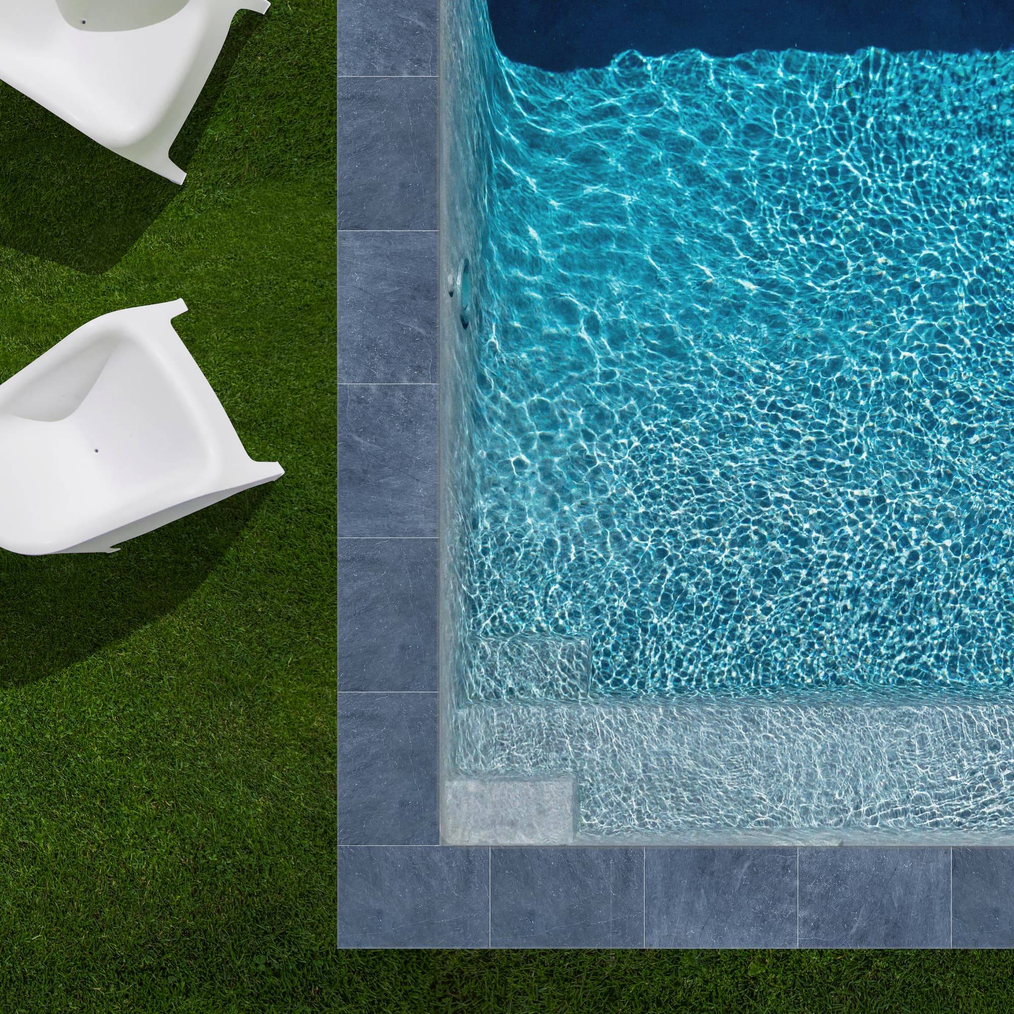 KIT COMPLET - Margelles pour piscine 4x4m en Pierre Bleue Vietnam (avec colle, joint, hydrofuge ...)  - RO'MA NATURE - Image 1