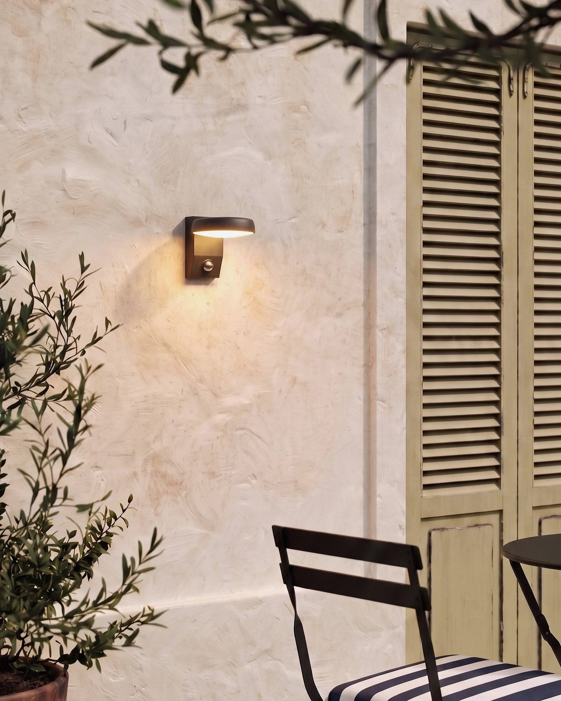 Beliani - Lampe murale pour l'extérieur Aluminium Noir VENTIN - Beliani - Image 1
