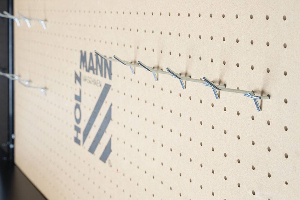 Etabli métallique 1210 x 610 mm 2 tiroirs + fond MDF perforé + 20 crochets Holzmann - Image 3