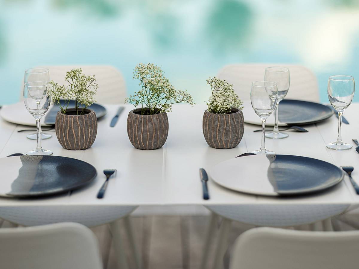 Table de jardin rectangulaire en aluminium blanc Corfou avec 4 chaises Corfou - 4 places - Jardiline - Image 4