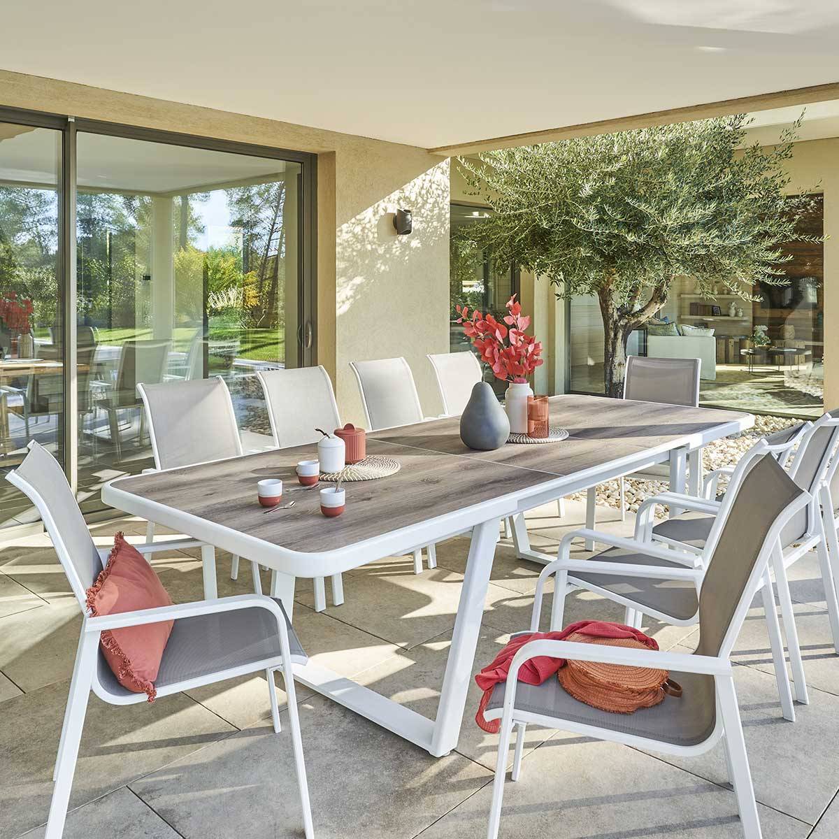 Hesperide - Table de jardin extensible "Unisson" pécan & blanc 10 places en aluminium traité époxy Hespéride - Image 1