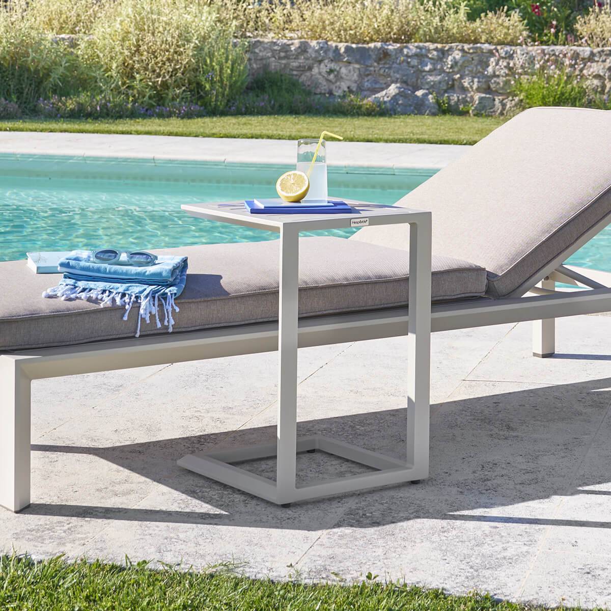 Hesperide - Table d'appoint de jardin carrée "Évasion" argile - Hespéride - Image 1