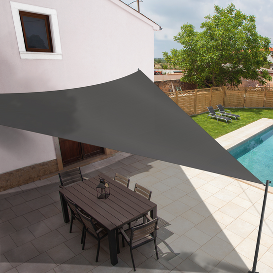 Voile d'ombrage triangulaire 5x5x5 M gris - Image 1