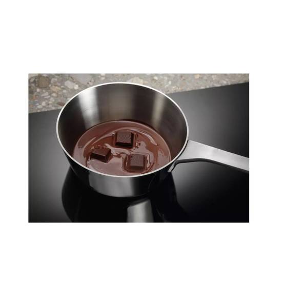 Table de cuisson aspirante induction 68cm 4 feux 3700w noir KCC73443 Electrolux - Image 4