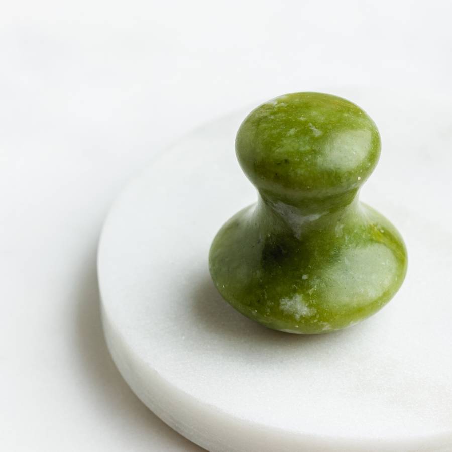 Masseur Visage Pierre de Jade Vert - Guasha Champignon - Anti-Age - Stimule circulation sanguine - Peau saine et Éclatante - Sun&Sia