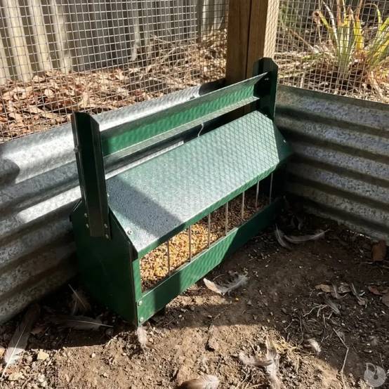 Mangeoire galva avec rouleau thermolaqué vert - Image 3
