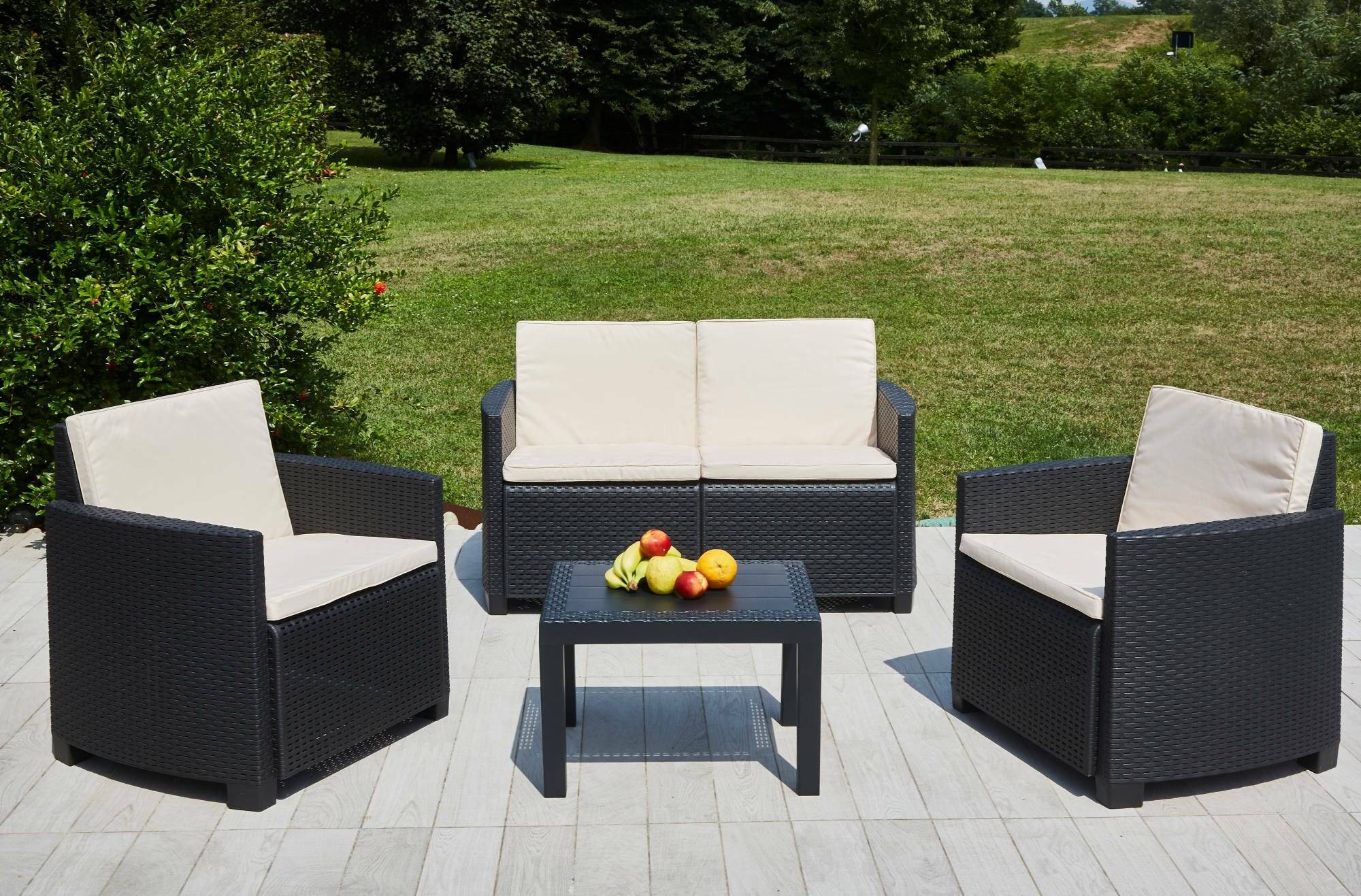 Dmora - Salon d'extérieur Sassari, Composition de jardin avec 2 fauteuils, 1 canapé et 1 table basse, Salon effet rotin avec coussins, Anthracite - Dmora - Image 5
