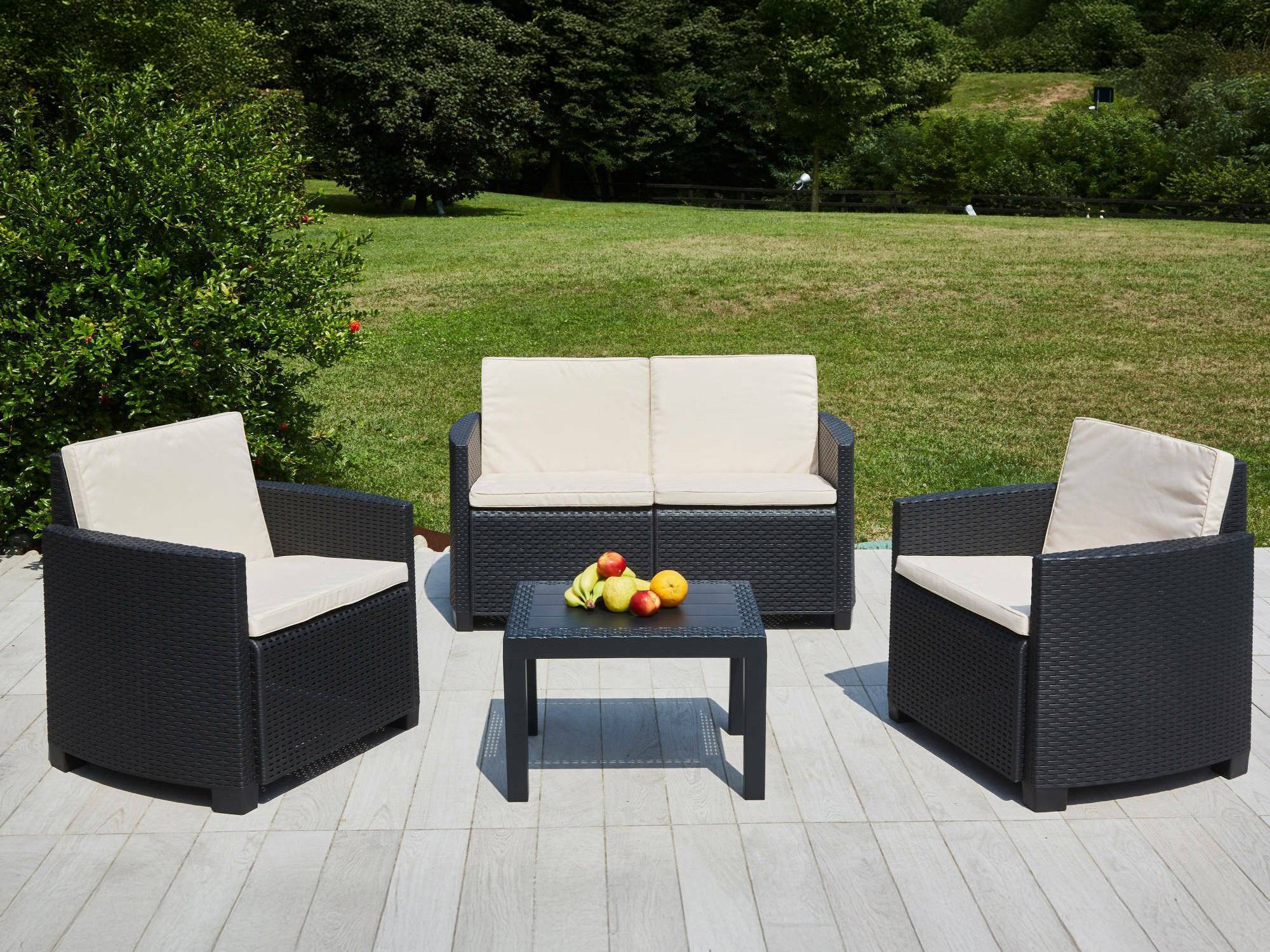 Dmora - Salon d'extérieur Sassari, Composition de jardin avec 2 fauteuils, 1 canapé et 1 table basse, Salon effet rotin avec coussins, Anthracite - Dmora - Image 4