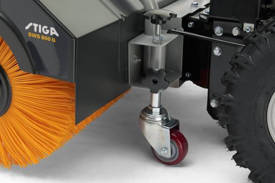 Stiga - Balayeuse thermique SWS 800 G, Moteur essence robuste, Largeur 80 cm, idéale pour grandes surfaces, feuilles et neige - STIGA - Image 7