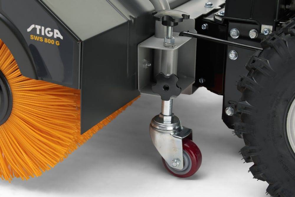 Stiga - Balayeuse thermique SWS 800 G, Moteur essence robuste, Largeur 80 cm, idéale pour grandes surfaces, feuilles et neige - STIGA - Image 7