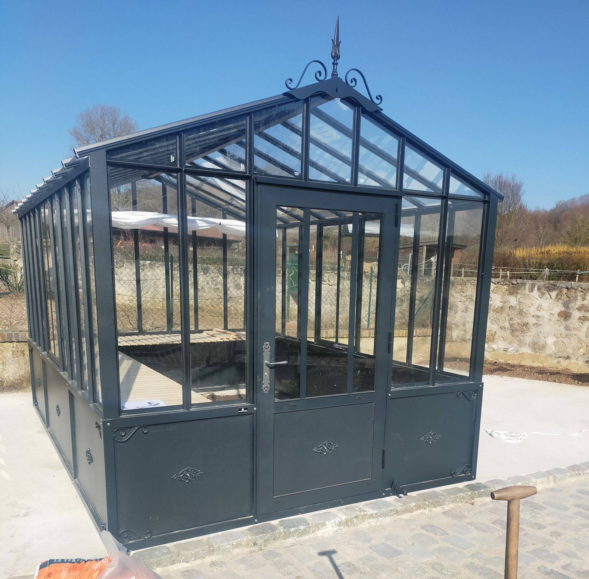 6m² - Serre en verre à l'ancienne - Joséphine Soubassement - Aluminium - 6m² - Gris Anthracite Structuré - L'atelier Des Serres - Image 2