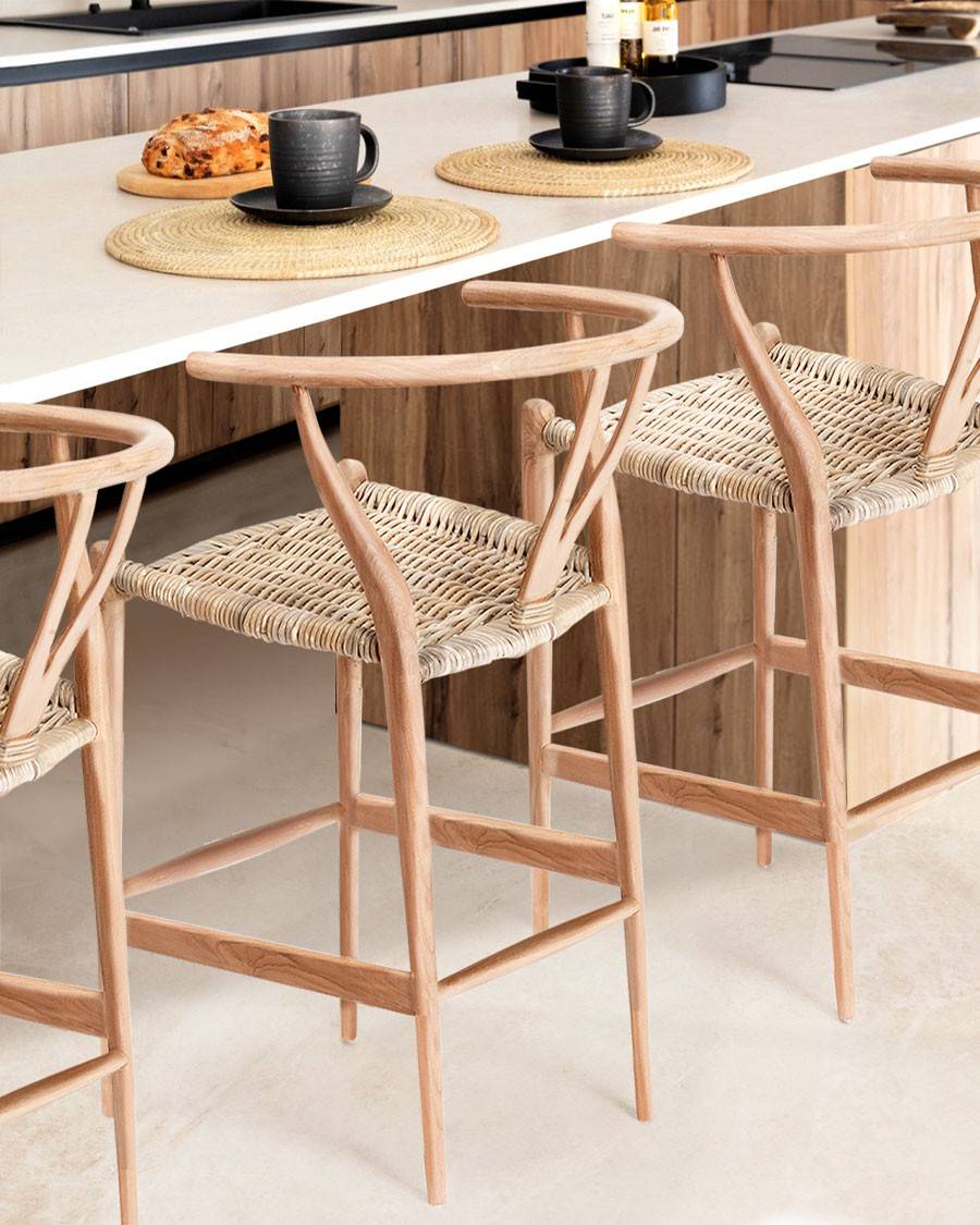 Hirosi - Chaise de bar en teck massif et rotin - UNIQKA - Image 2