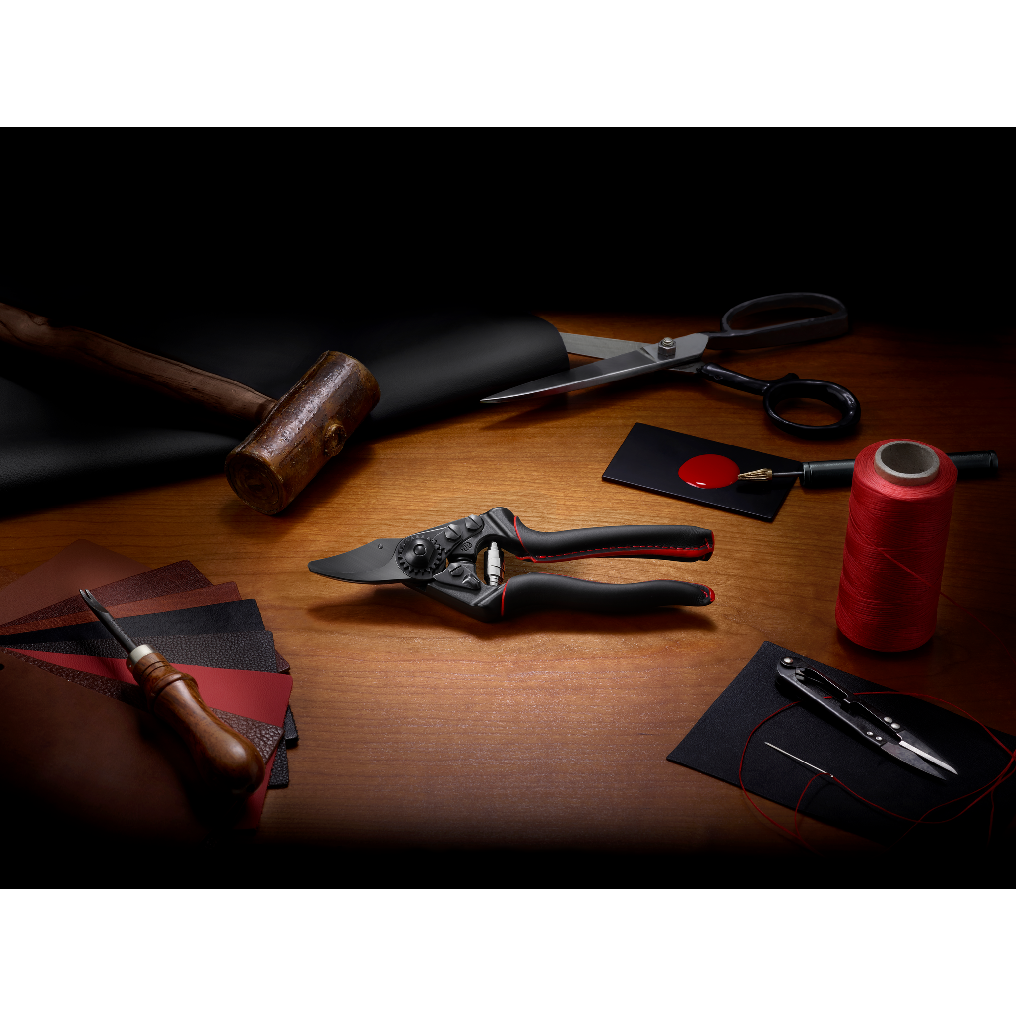 Felco - FELCO 6 Premium SE – Sécateur à une main, revêtement noir unique, poignées en aluminium forgé avec cuir, coupe précise 20 mm, ergonomique - Image 3