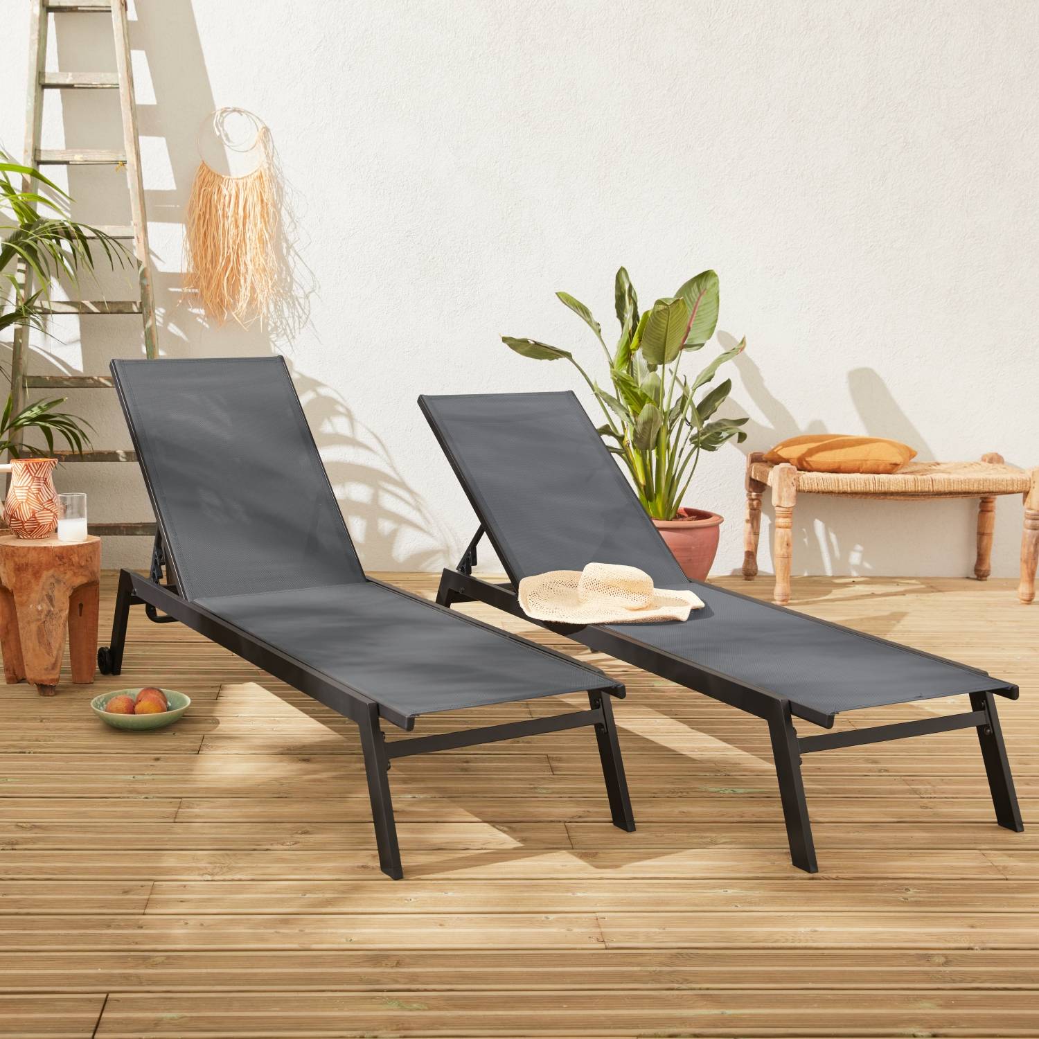sweeek - Lot de 2 bains de soleil ELSA en aluminium gris anthracite et textilène gris taupe. transats multi positions avec roulettes | sweeek - Image 1