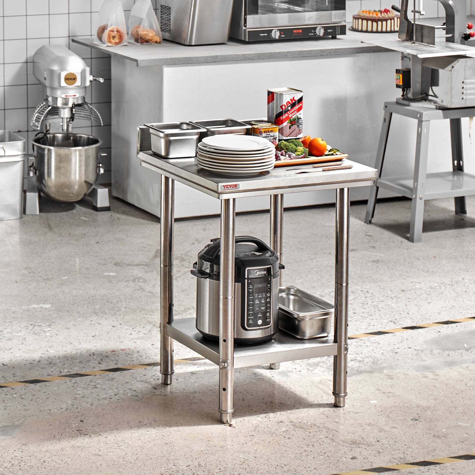 Vevor - VEVOR Table travail cuisine inox 60x60x80cm 2 étages, charge 750kg, pour préparation repas, hôtels, hôpitaux. - Image 8