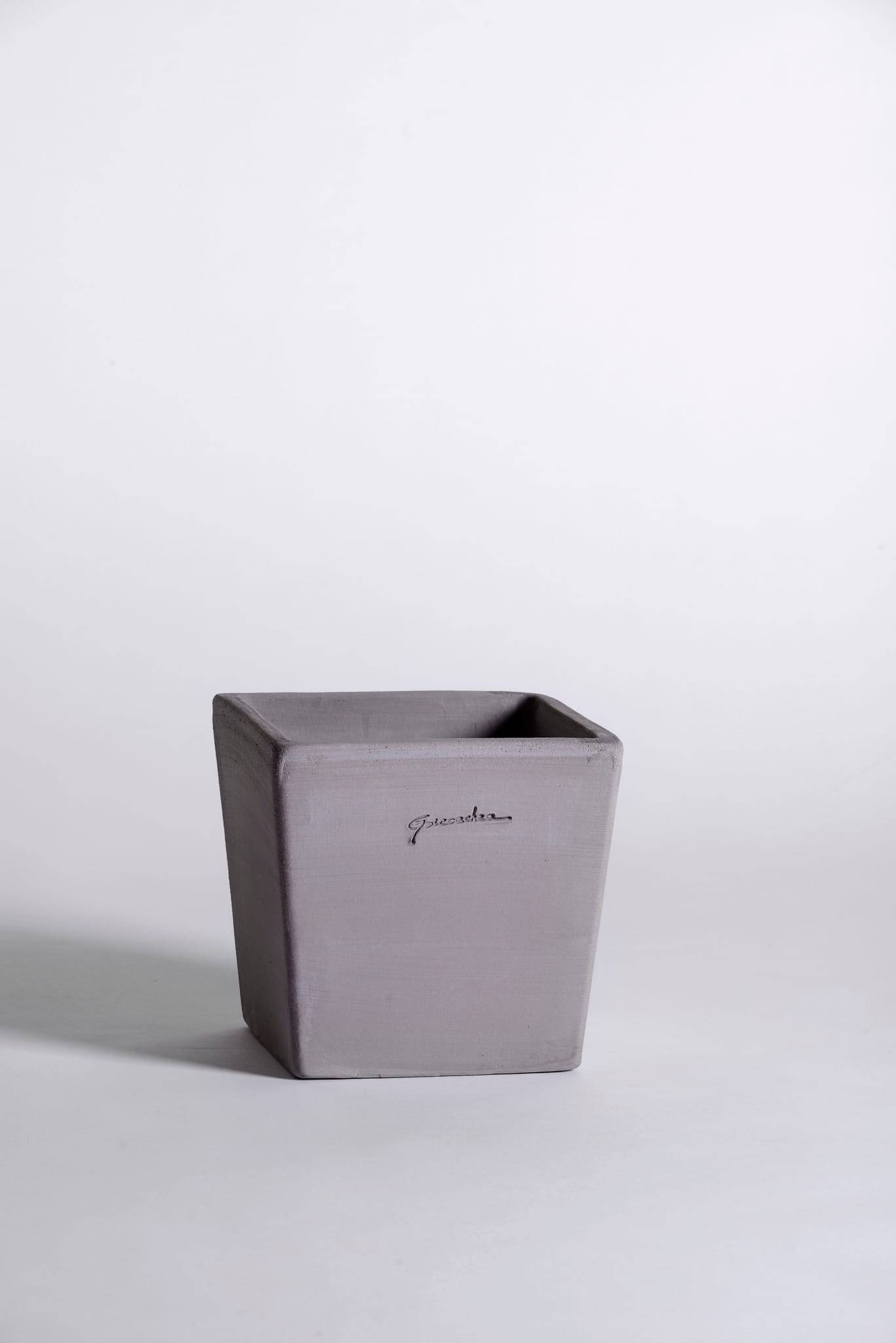 Goicoechea - Pot Carré Terre Cuite Grise - GOICOECHEA - Image 1