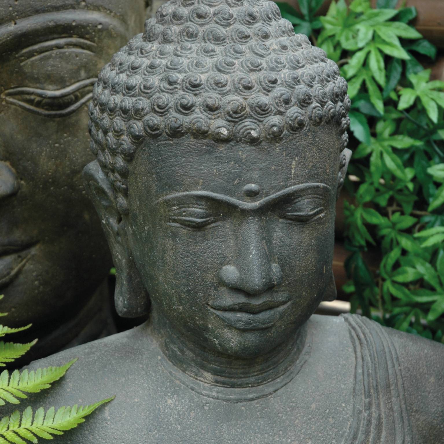 Décoriale - Statue buste bouddha L.18 x l.14 x H.31 cm - Image 5