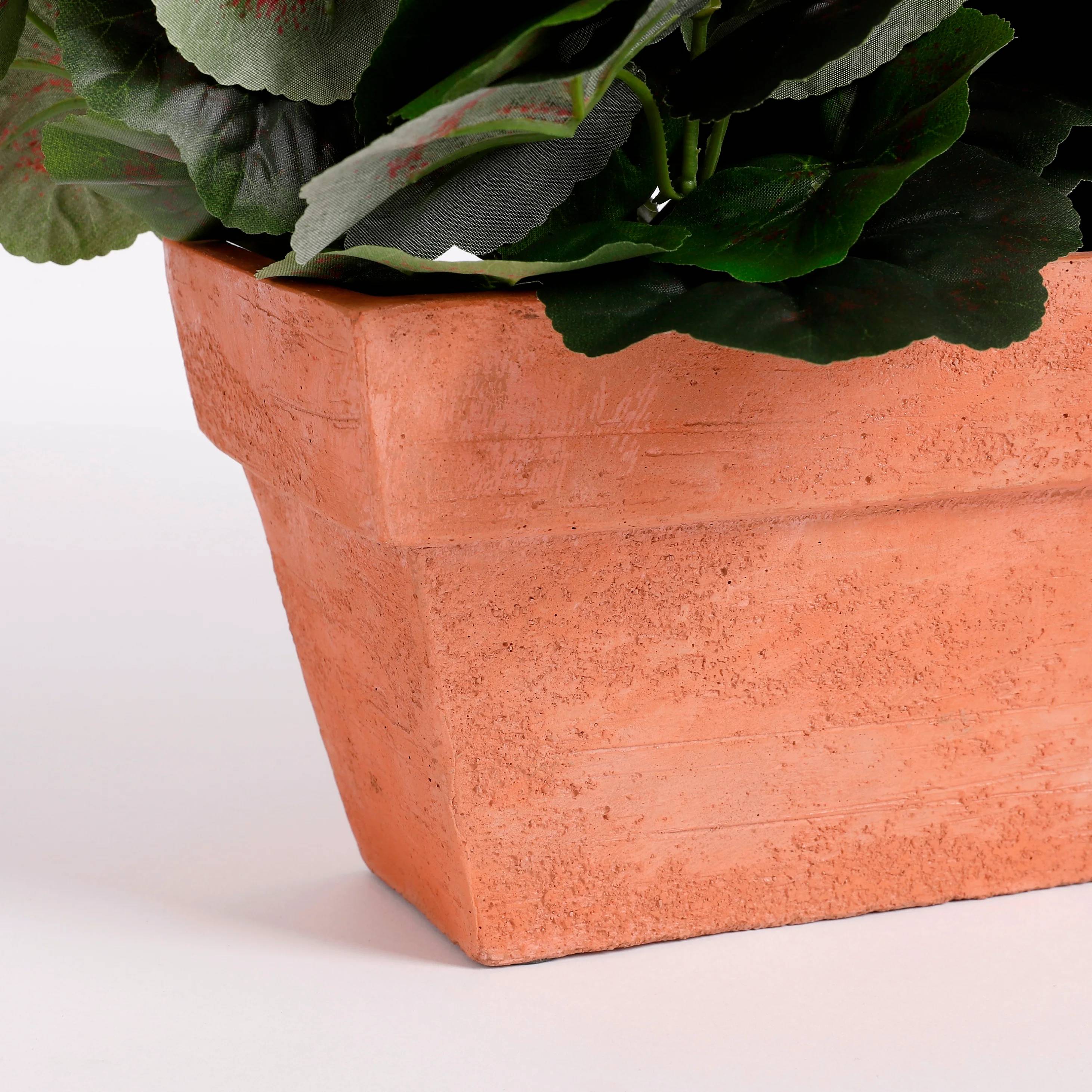 Mica Décoration - Géranium rose artificiel en jardiniere L.29 x l.13 x H.40 cm - Image 3