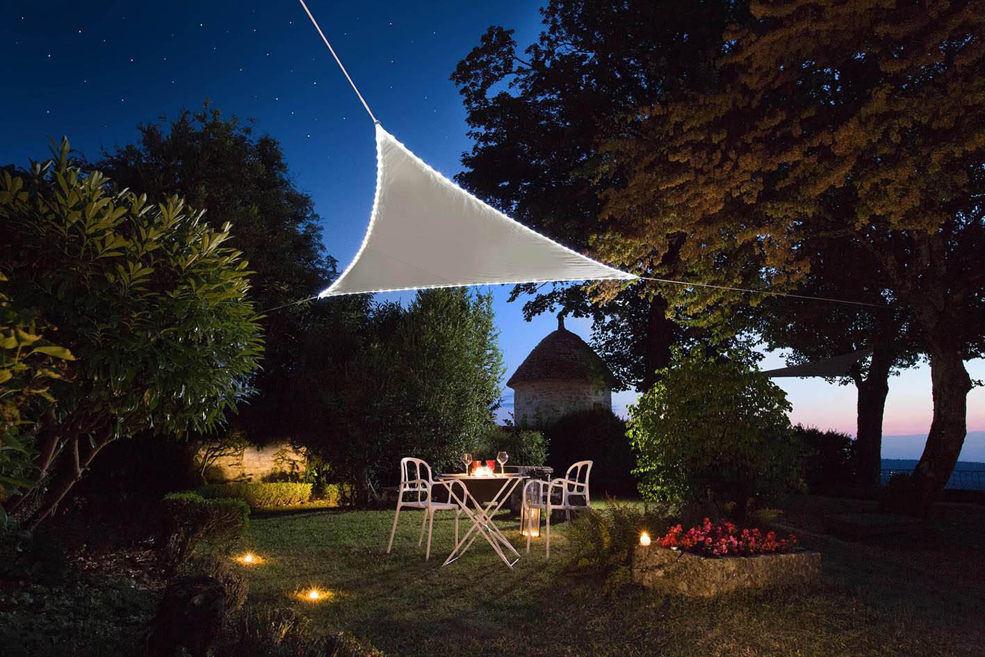 Jardiline - Voile d'ombrage triangulaire 3.60 m leds solaires - Image 1