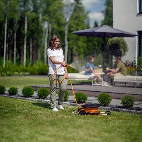 Fiskars - Dévidoir L sur roulettes avec tuyau 30 m + 1,5 m/ø13 mm - Image 5