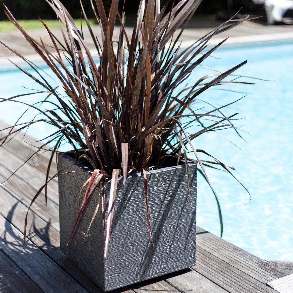 EDA Plastiques - Pot de fleurs carré graphit gris L39.5 x l39.5 x H43.5 cm - Image 1
