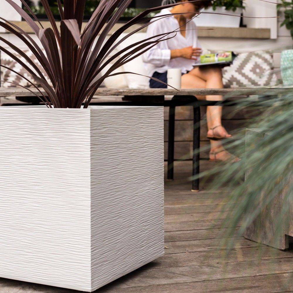 EDA Plastiques - Pot de fleurs carré graphit blanc L39.5 x l39.5 x H43.5 cm - Image 5