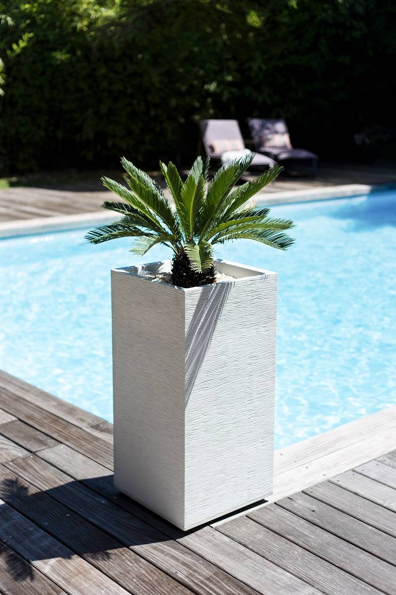EDA Plastiques - Pot de fleurs carré graphit blanc L39.5 x l39.5 x H80 cm - Image 2