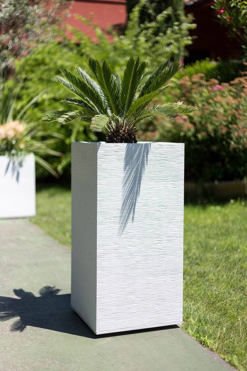 EDA Plastiques - Pot de fleurs carré graphit blanc L39.5 x l39.5 x H80 cm - Image 4
