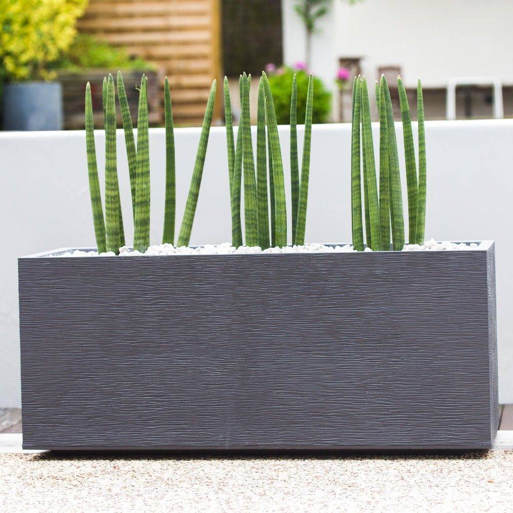 EDA Plastiques - Jardinière Graphit résine L99.5 H43 blanc - Image 1