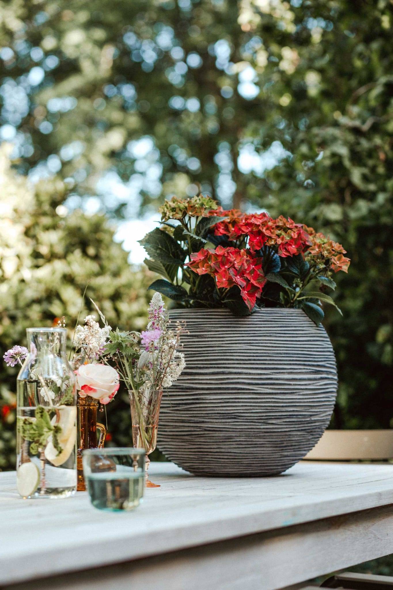 Capi - Capi - Vase boule Rib anthracite Ø.62 x H.48 cm - Image 3