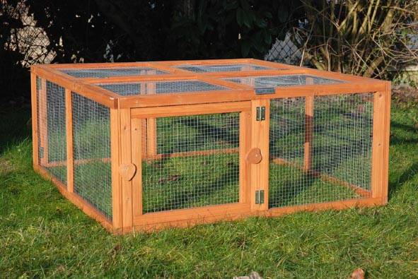 Lifland - Enclos Run Out  - L.116 x l.109 x H.48 cm