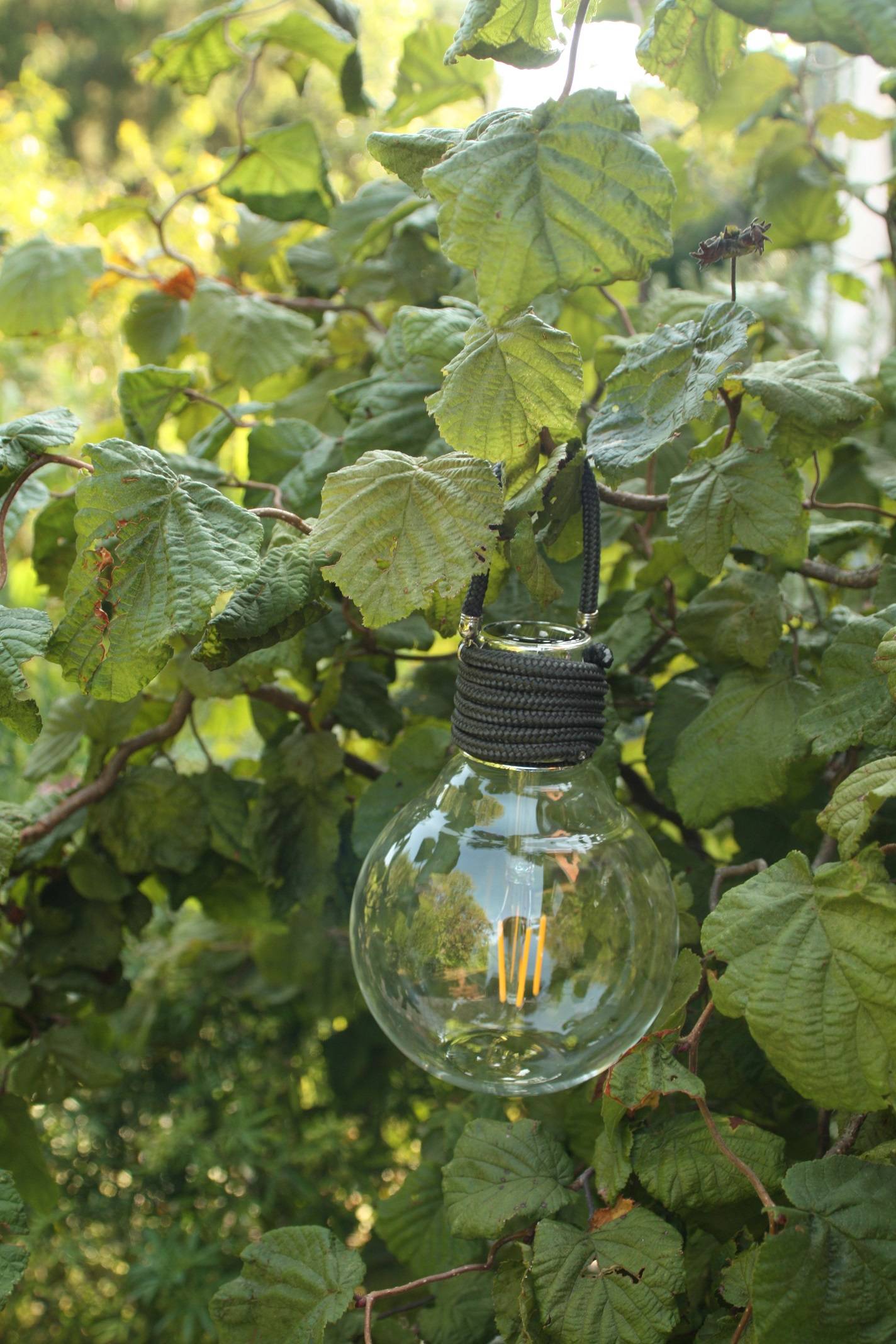 Watt & Home - Ampoule LED solaire design anthracite Ø 11,5 cm H 17 cm - WATT & HOME - Image 2