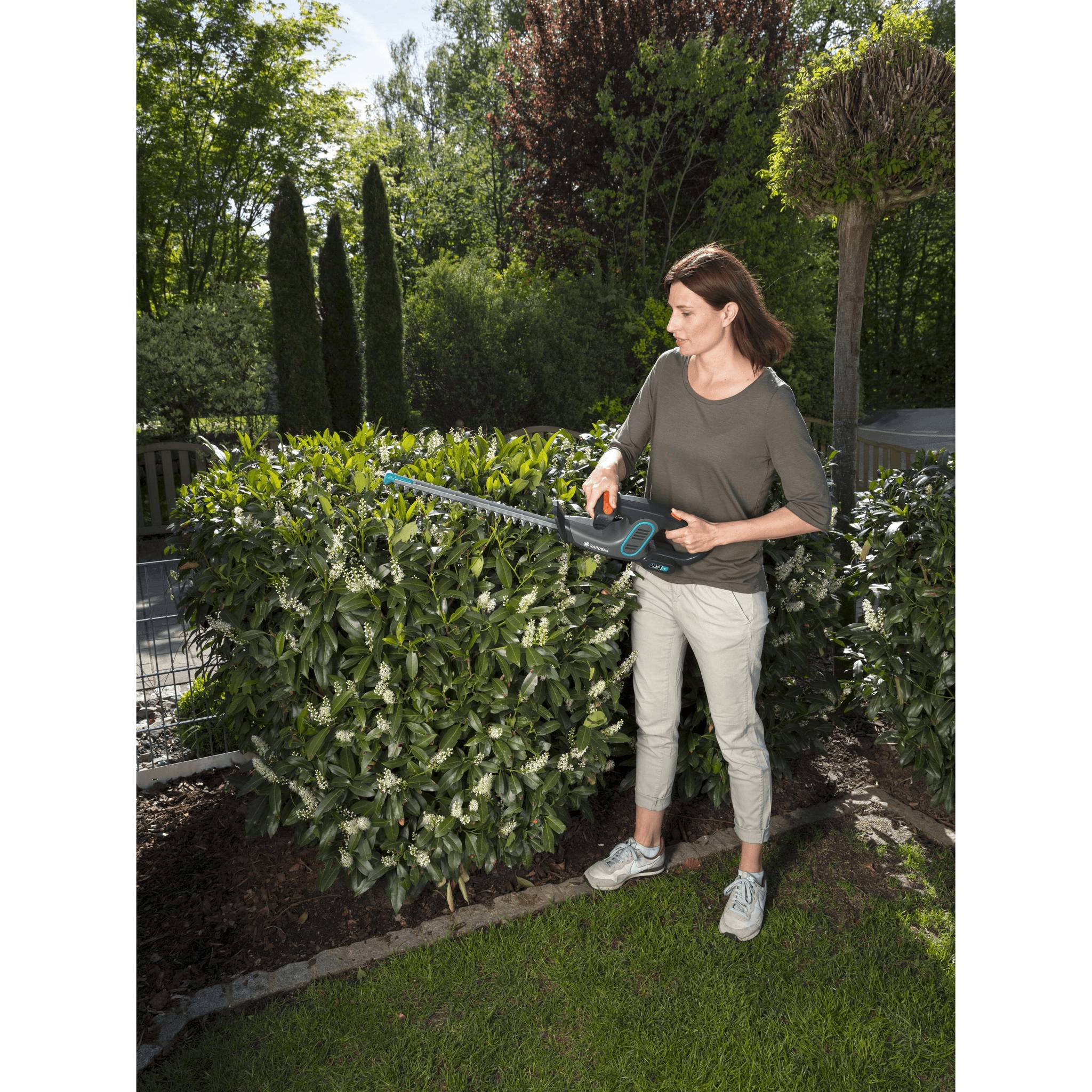 Gardena - Taille-haies élec à batt EasyCut Li-14/40 L.40cm av chargeur/batt - Image 9