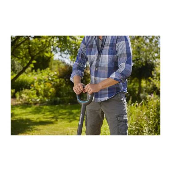 Bêche à Bord Droit Manche Bois Ergonomique NatureLine – GARDENA - Image 1