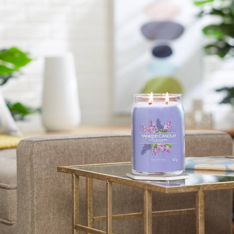 Bougie parfumée cire de soja violet L.9.3 cm H.15.7 cm P.9.3 cm - Yankee candle - Image 2