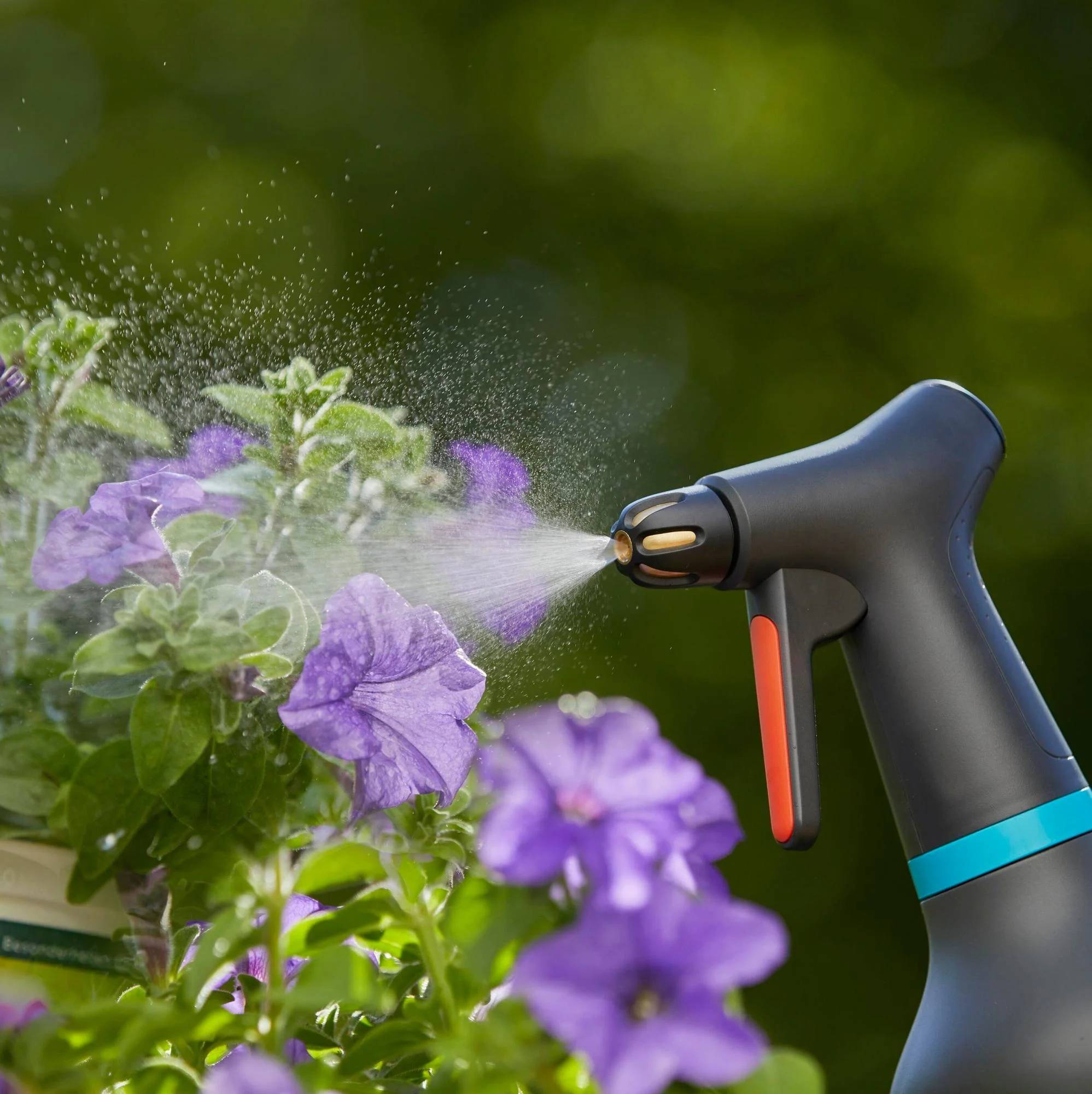 Pulvérisateur Gâchette Plastique Translucide 0,75 L - GARDENA - Image 1
