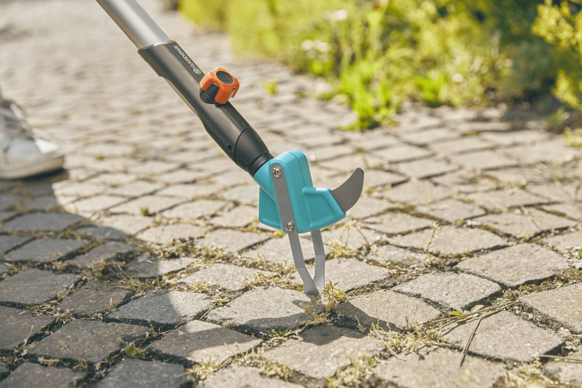 Désherbeur pour allées et terrasses 2 en 1 Combisystem GARDENA - Image 3