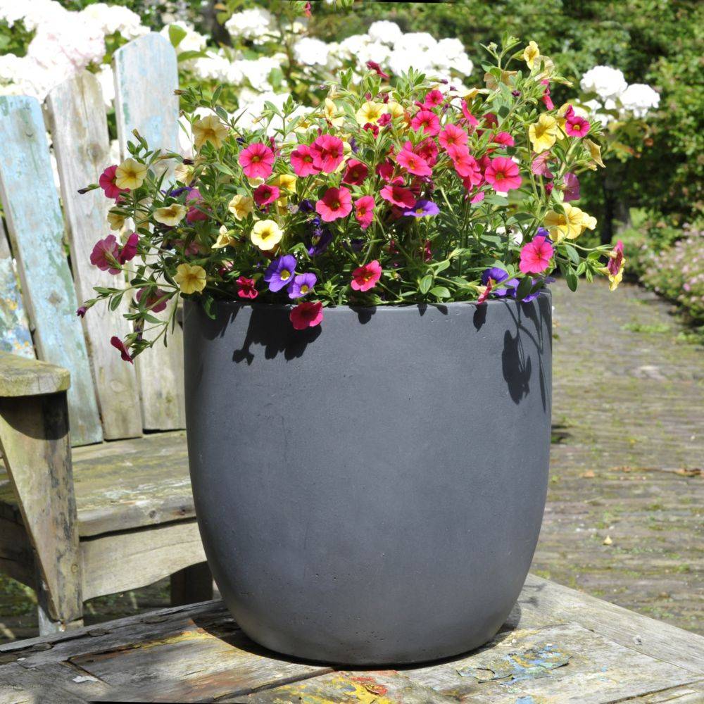 Pot Fleur Fibre Terre Gris Foncé – MEGA CERAMICS - Image 1
