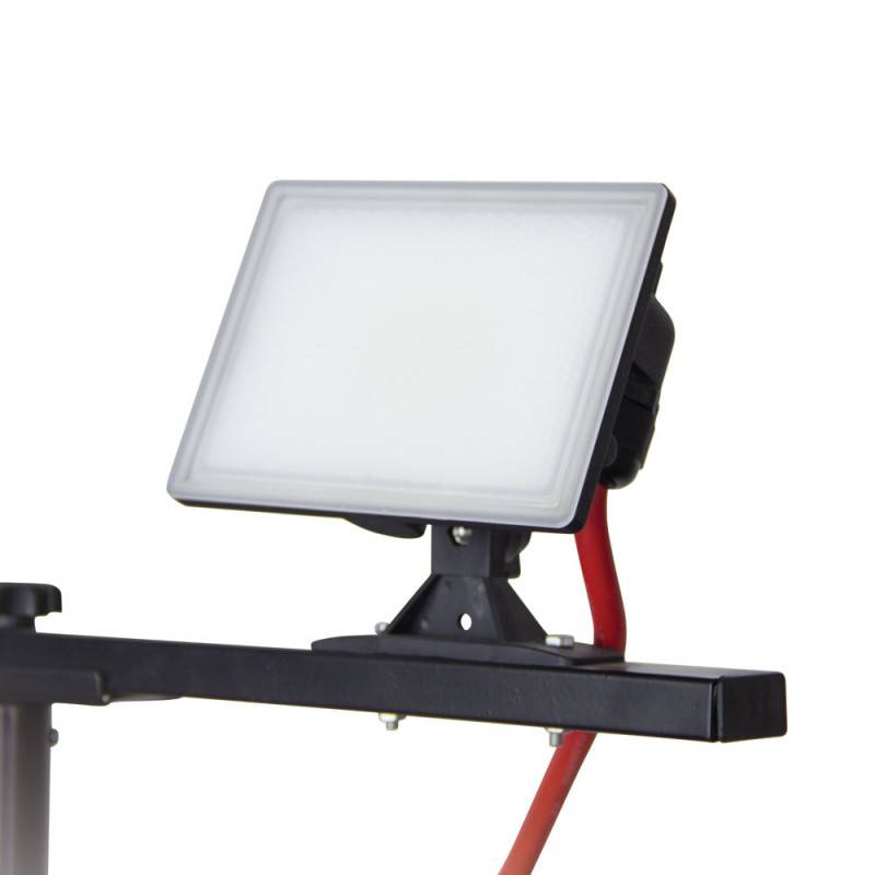 xanlite - Projecteur LED chantier IP44 secteur trépied 2 têtes équivalence 105W 2X800 lum. 6500K Blanc froid - Image 2