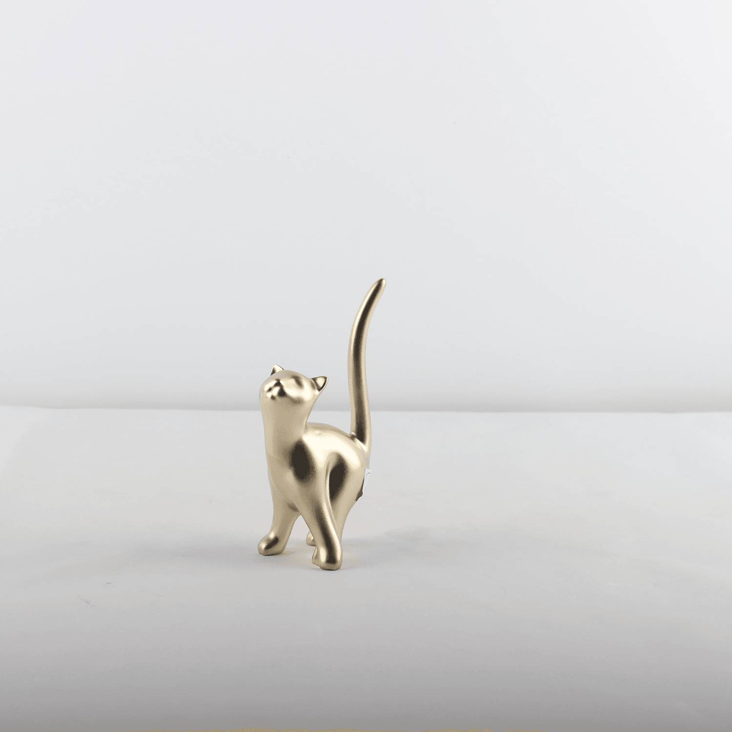 Chat doré en céramique H.15 cm - ECLOZ - Image 1